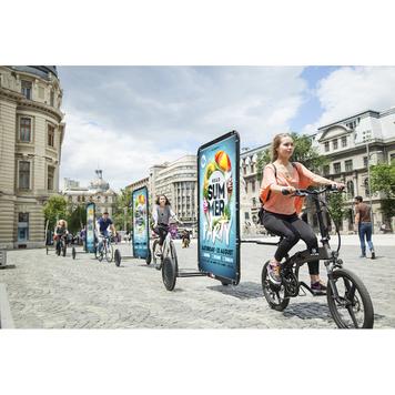 Reklámutánfutó „Clever“ kerékpárokhoz